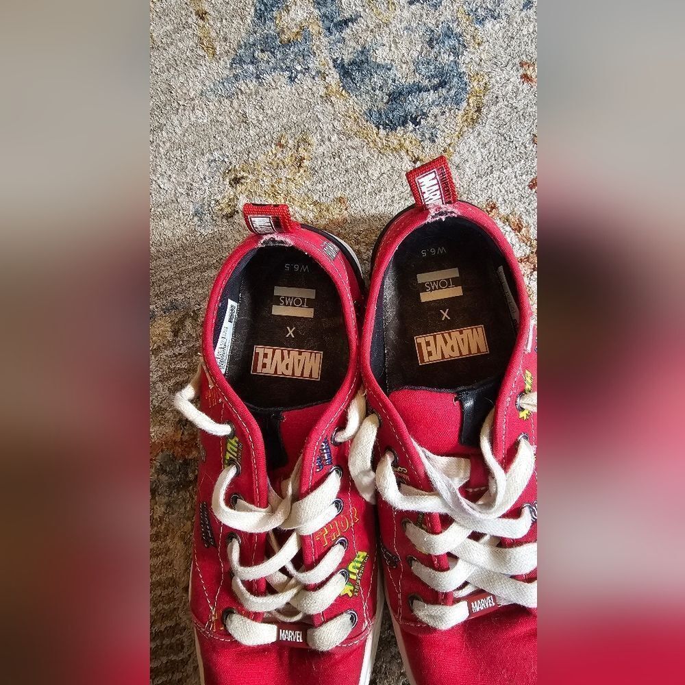 Toms Marvel Tennis Shoes Sz 6.5. Red With Black Leather Details - Picture 7 of 9
